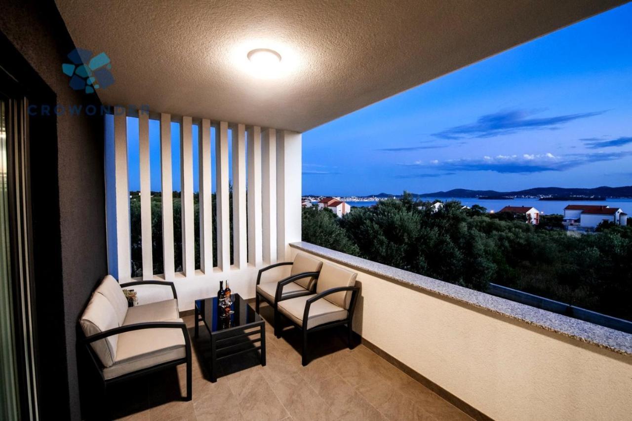 Crowonder Sun Dance Apartments With Heated Swimming Pool Seaview And Garden Sveti Filip i Jakov Eksteriør billede