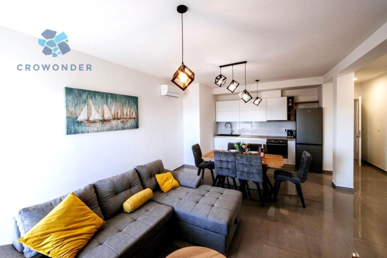 Crowonder Sun Dance Apartments With Heated Swimming Pool Seaview And Garden Sveti Filip i Jakov Eksteriør billede