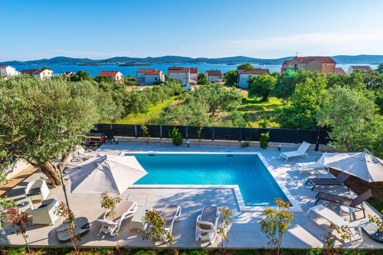 Crowonder Sun Dance Apartments With Heated Swimming Pool Seaview And Garden Sveti Filip i Jakov Eksteriør billede