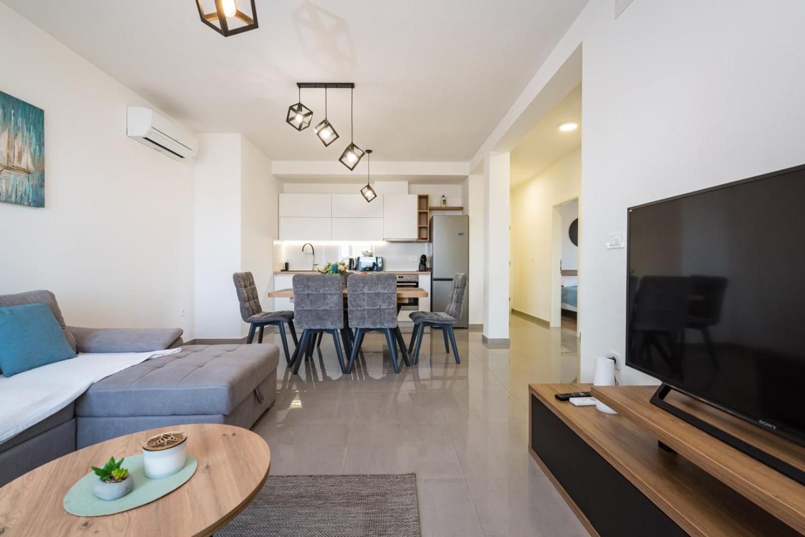 Crowonder Sun Dance Apartments With Heated Swimming Pool Seaview And Garden Sveti Filip i Jakov Eksteriør billede