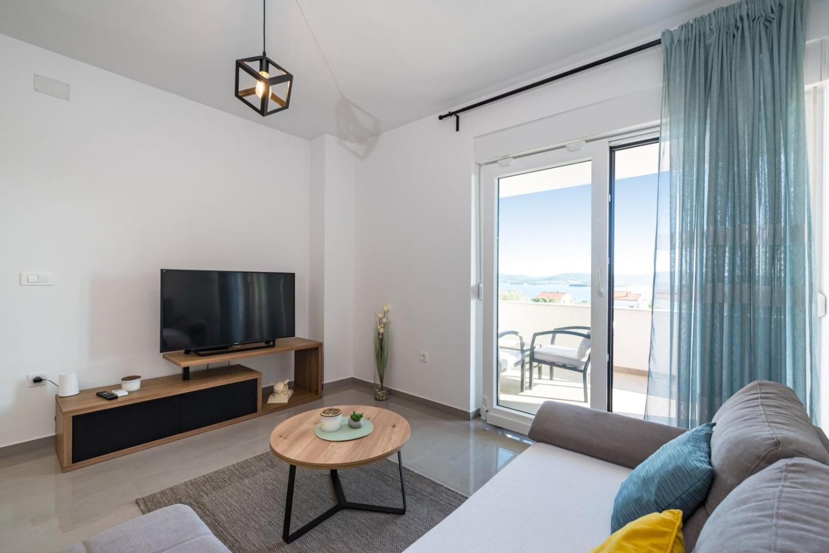 Crowonder Sun Dance Apartments With Heated Swimming Pool Seaview And Garden Sveti Filip i Jakov Eksteriør billede