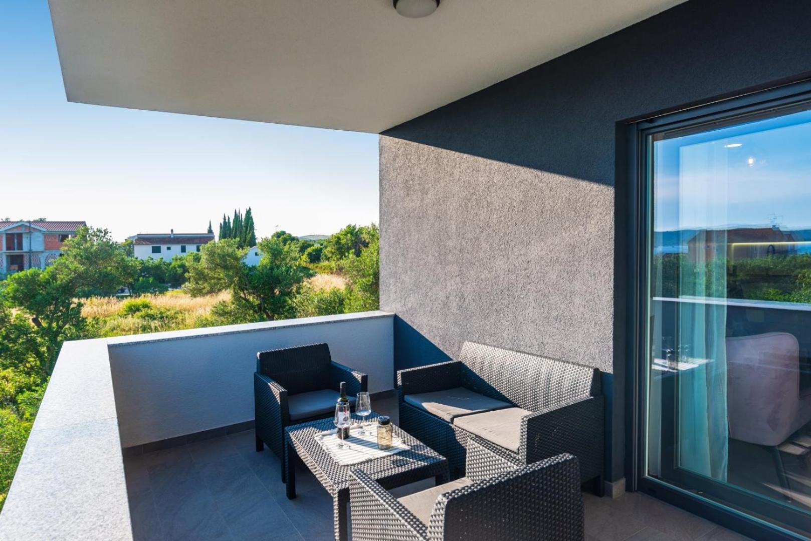 Crowonder Sun Dance Apartments With Heated Swimming Pool Seaview And Garden Sveti Filip i Jakov Eksteriør billede