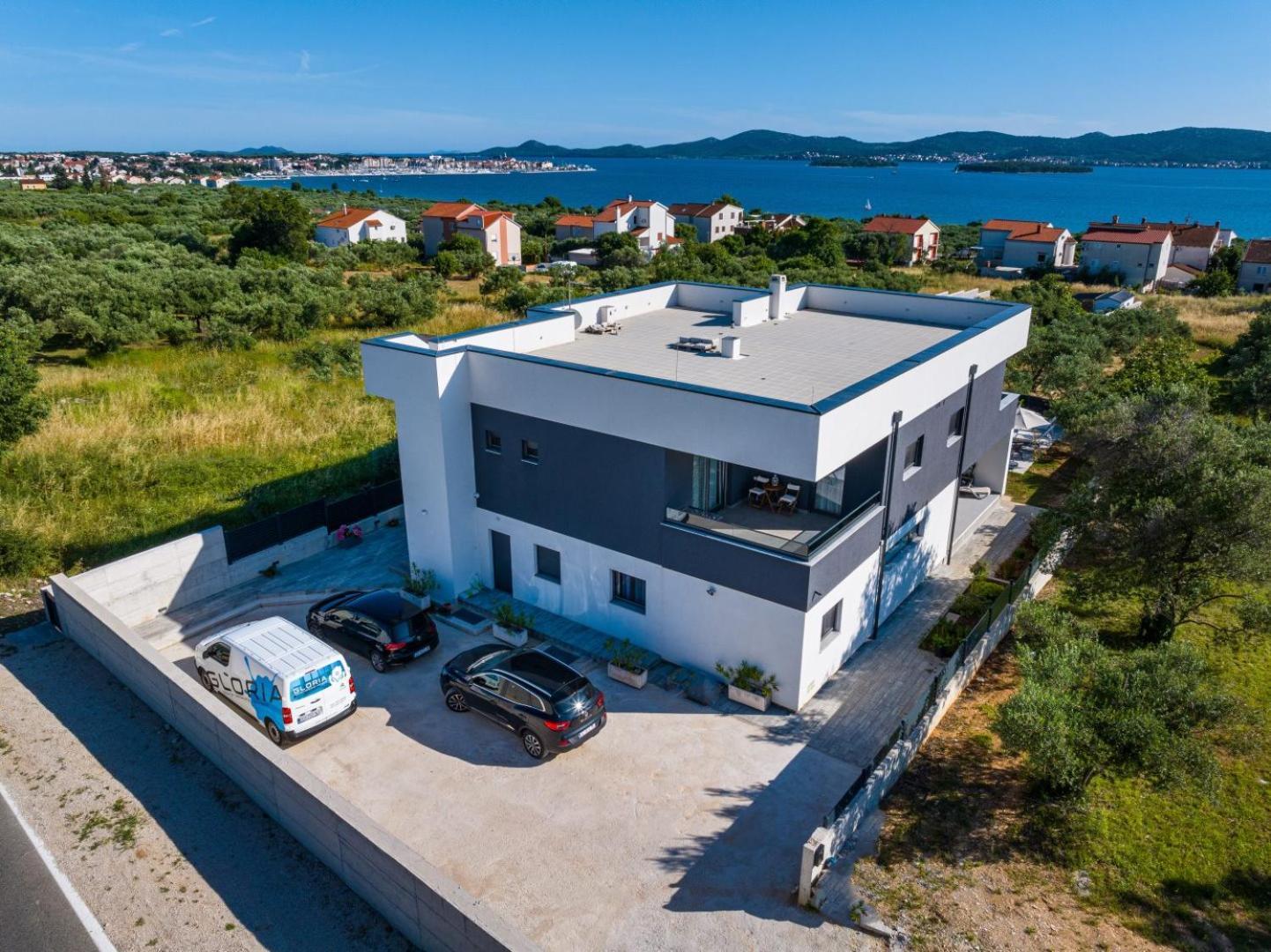 Crowonder Sun Dance Apartments With Heated Swimming Pool Seaview And Garden Sveti Filip i Jakov Eksteriør billede