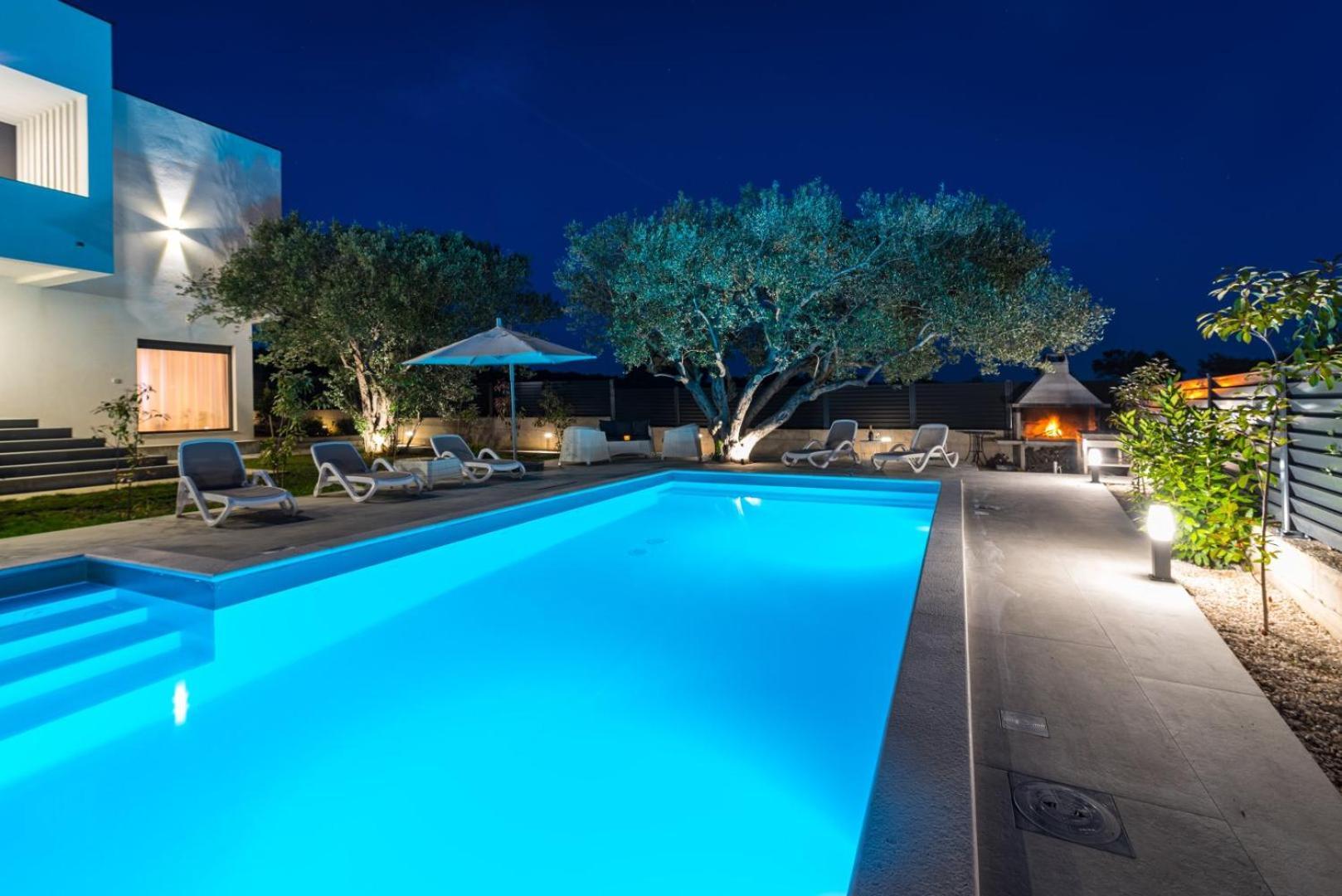 Crowonder Sun Dance Apartments With Heated Swimming Pool Seaview And Garden Sveti Filip i Jakov Eksteriør billede